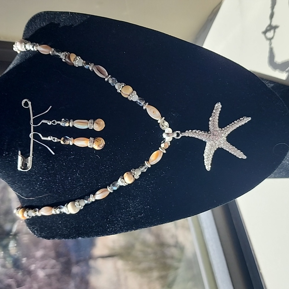 Amazonite & shell beaded necklace and earring set.
